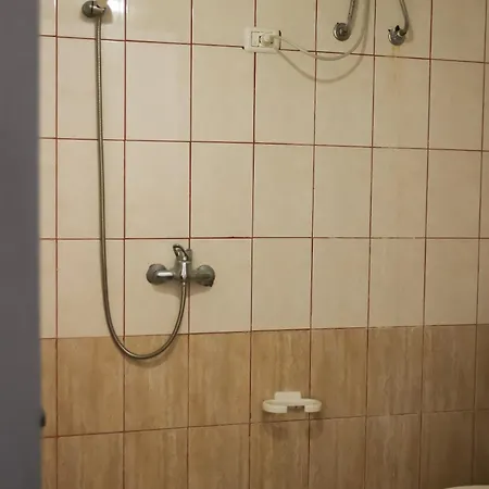 Haka Pensionat Golem (Tirana)